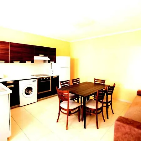 Apartment Dinie, One Bedroom Apartment By The Beach With Pool